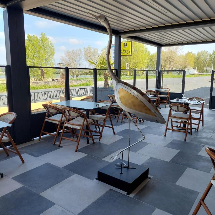 Logis Hotels - Au Poisson D'Argent - Hotel 3 Etoiles Et Restaurant Le Mesnil-en-Vallée Esterno foto